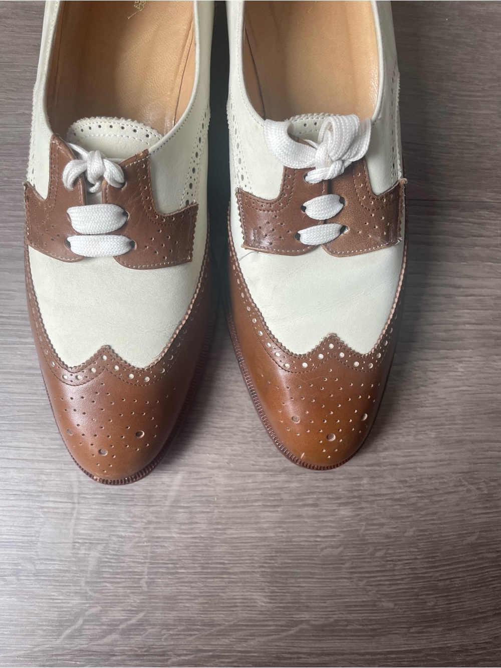 Vintage Ralph Lauren Two-Tone Brown and Cream Wingtip Oxfords 6.5 Shoes - Picture 4 of 16